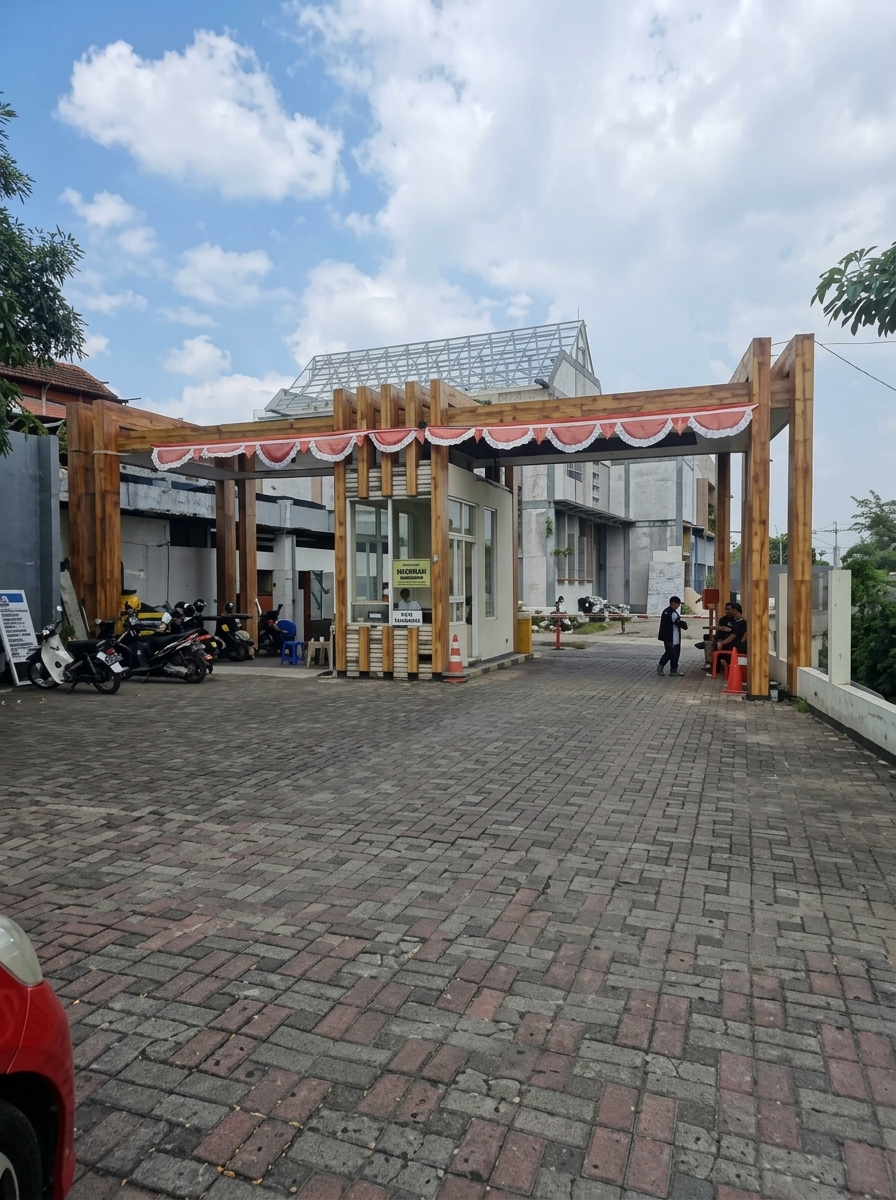 Gerbang Utama Manali Hill